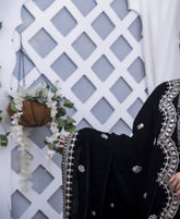 Zeenat – velvet shawl